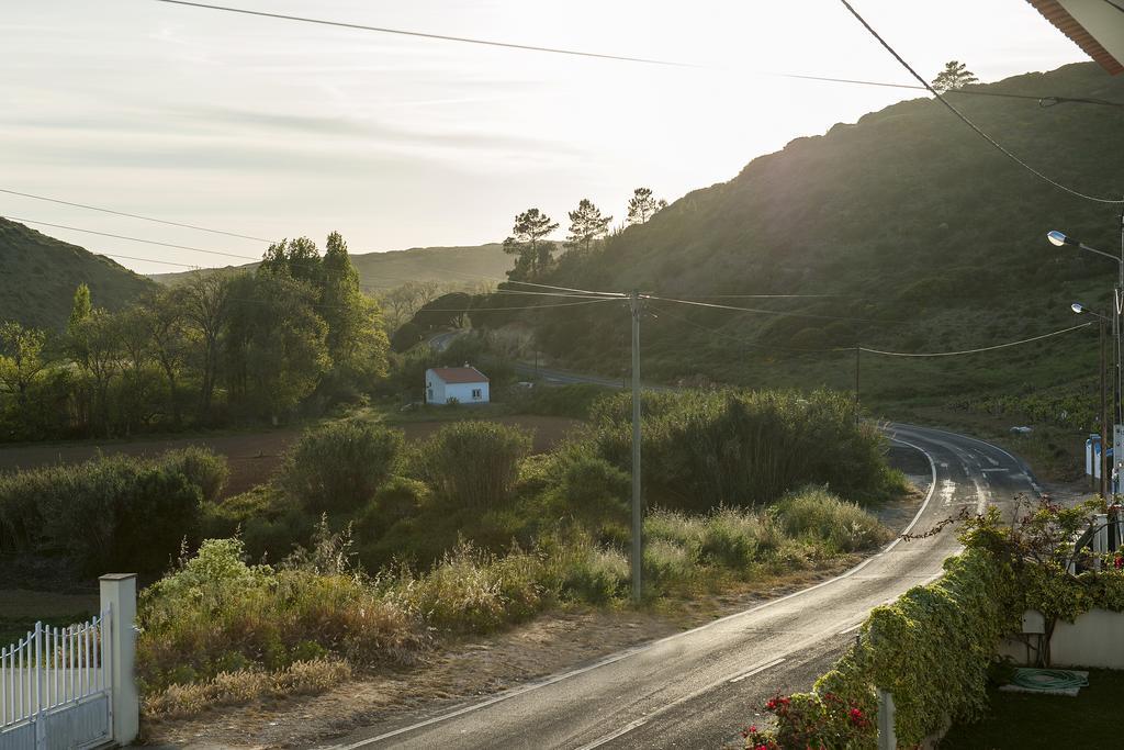 Beachouse - Surf, Bed & Breakfast Ерисейра Екстериор снимка