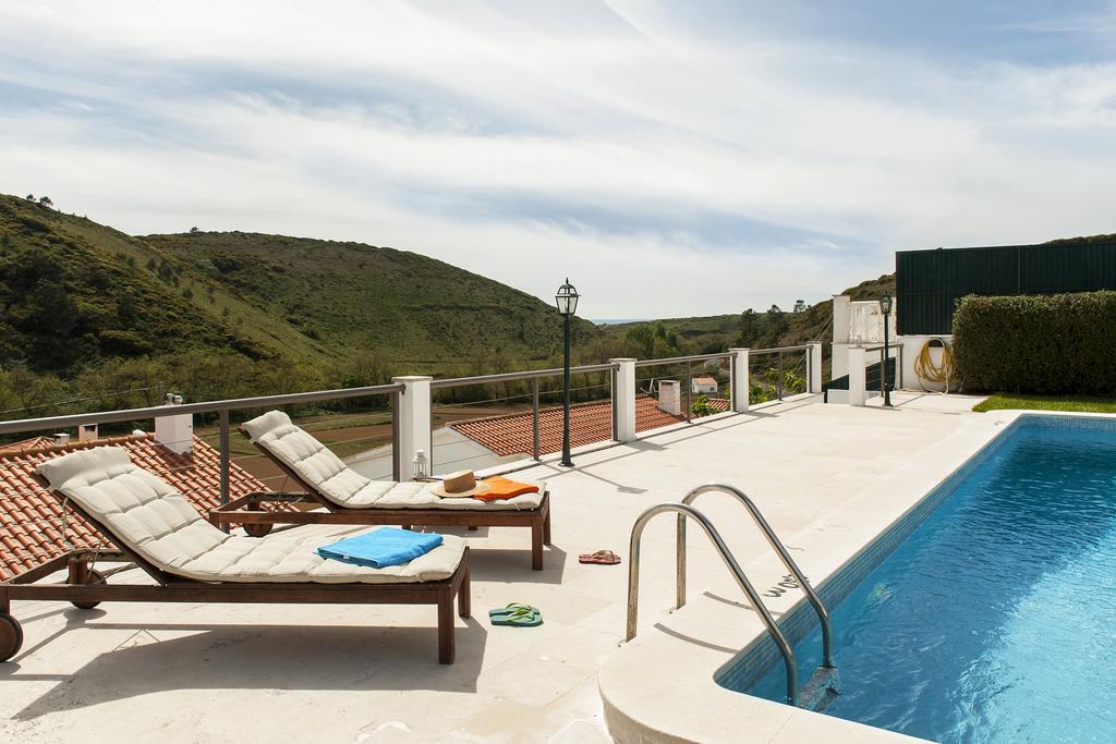 Beachouse - Surf, Bed & Breakfast Ерисейра Екстериор снимка